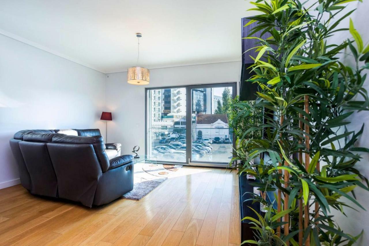 Guestready - Spacious Campolide Family Apt Fits 6 Lisbona Esterno foto